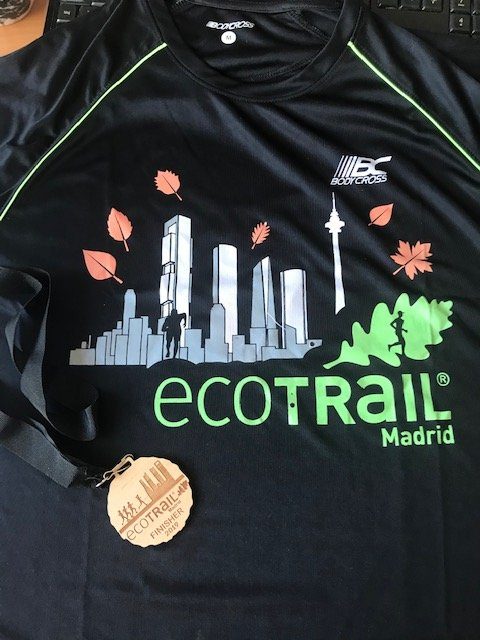 T-Shirt et médaille EcoTrail Madrid 80 km